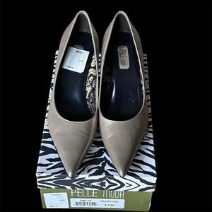 Pelle Moda Taupe Kid Leather Delia Pump Heels Shoes Size 8.5M